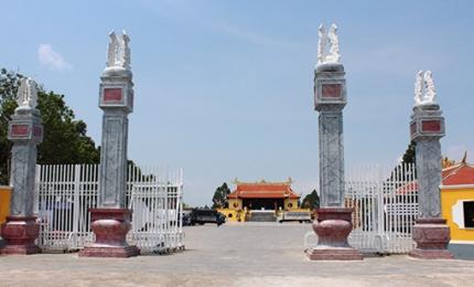 Cổng chào Đền Hùng Vương xã Tân Hiệp.